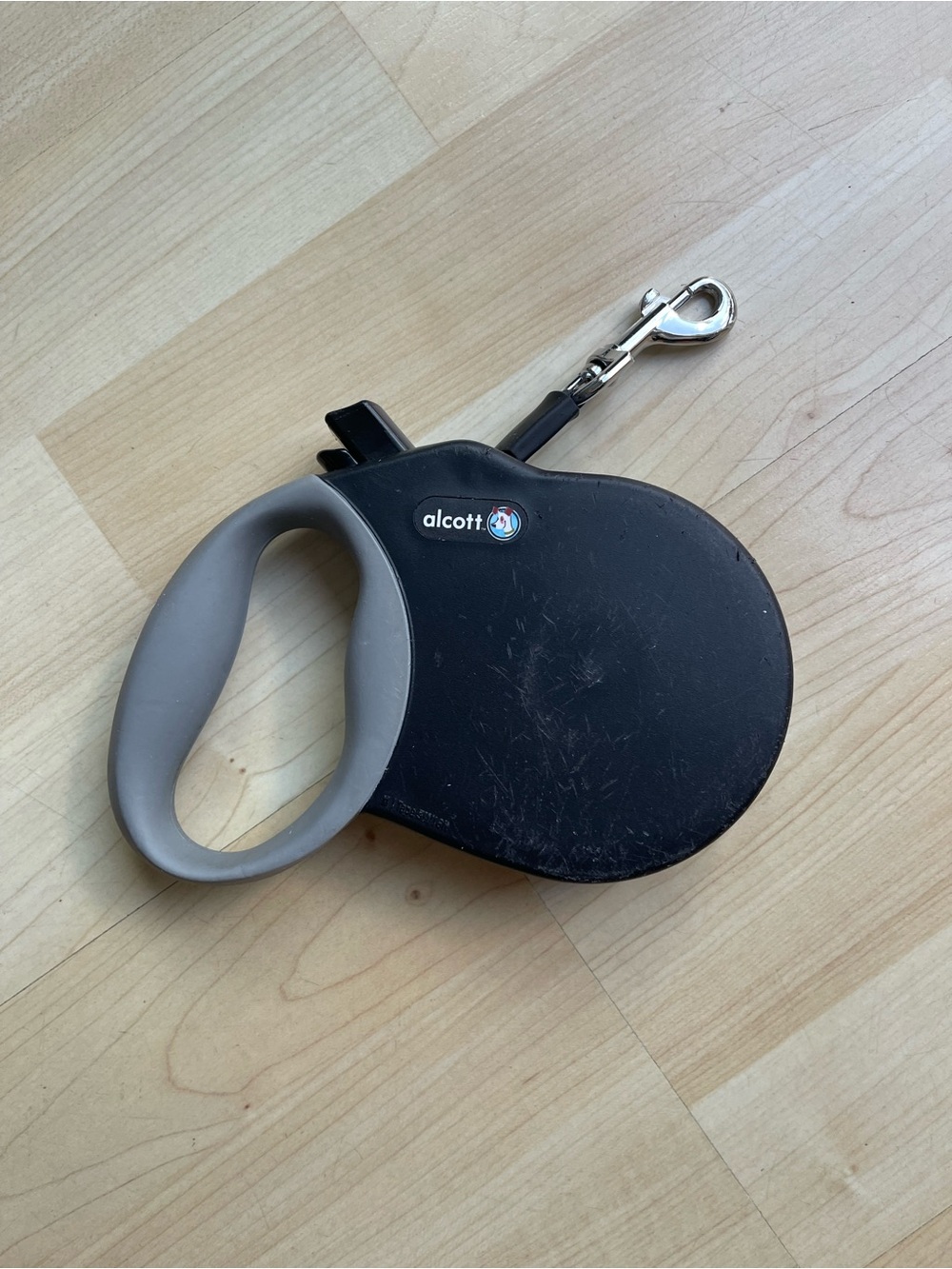 Alcott Retractable Dog Leash in Black and Gray 16 ft